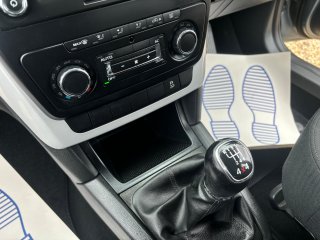 /photos/9458/01b521ca-1971-2001-f3ea-5af04b9e3d71_i320x240.jpg