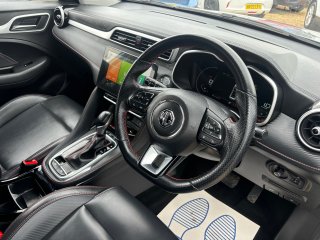 /photos/9458/4917e894-e266-b2ff-c076-200f5788007d_i320x240.jpg