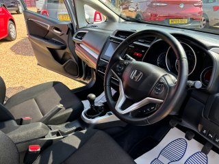 /photos/9458/a8535d61-673f-844e-f0ba-c2ecfcfb190a_i320x240.jpg