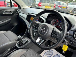 /photos/9458/d2f8b091-b684-e2ee-0f18-14f868e2224f_i320x240.jpg